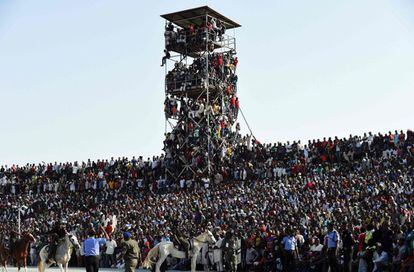 O estádio transbordado para a partida Nigéria X Egito, em Kaduna.
