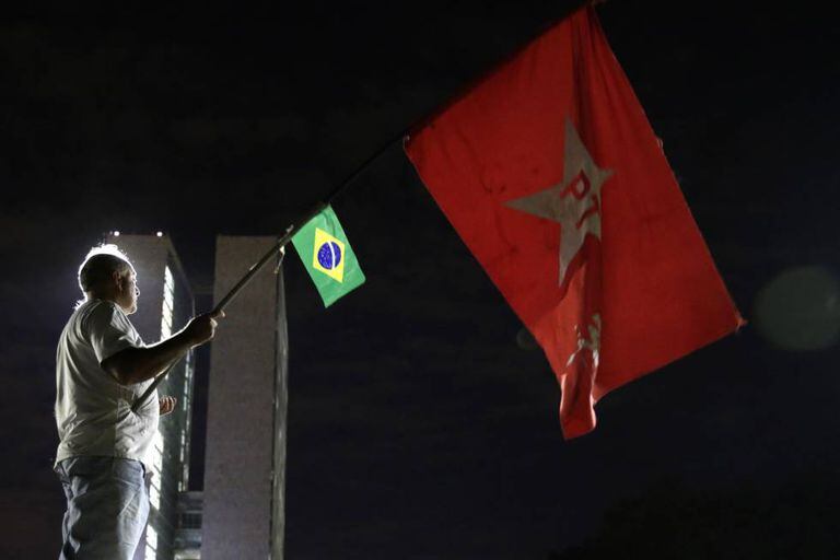 Apoiador do PT em manifestação.