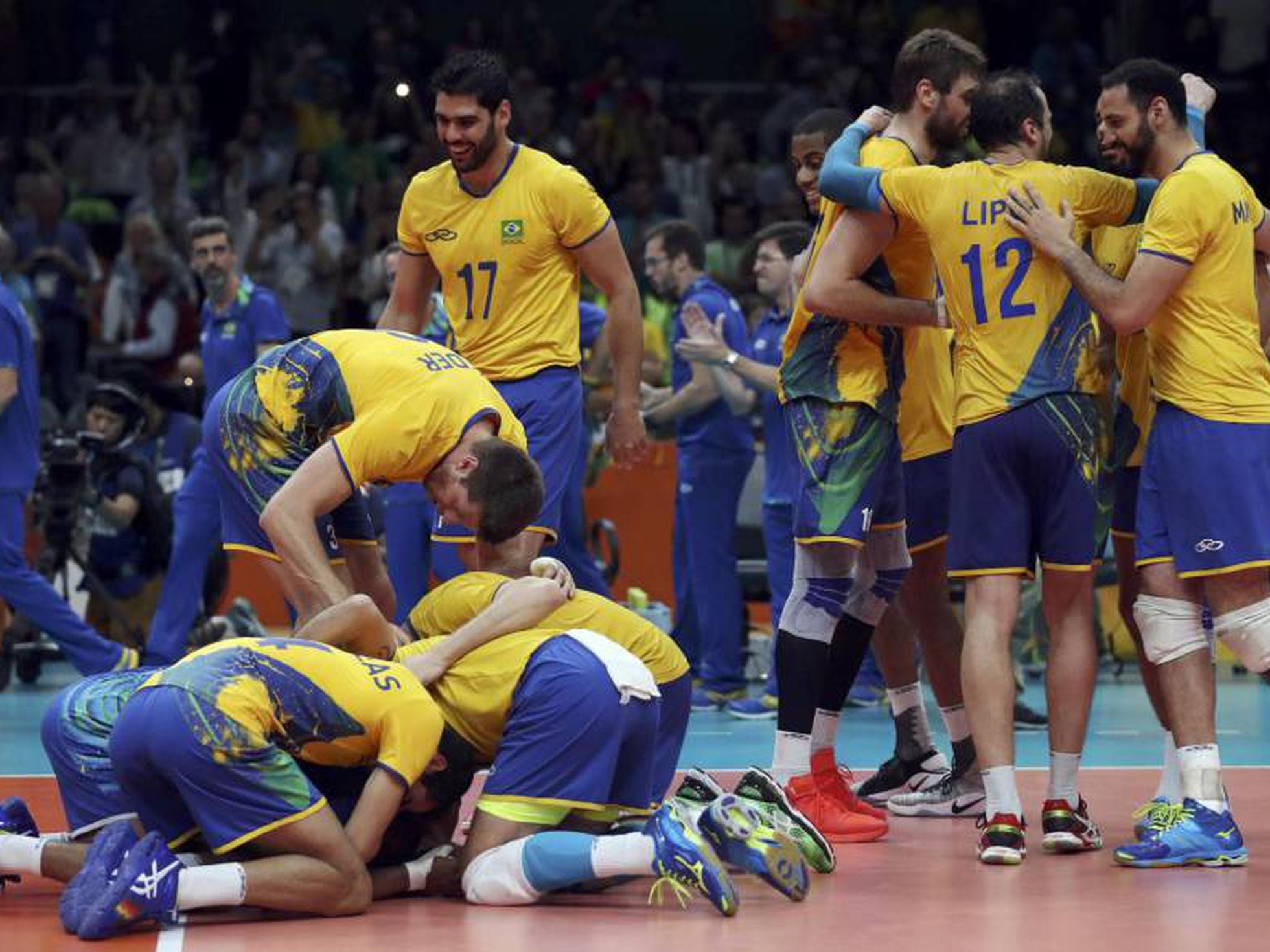 Brasil passa por cima da Rússia e está na final do vôlei masculino