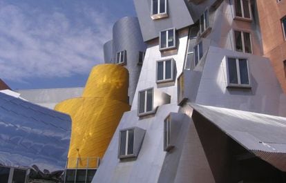 O Stata Center, no Massachusetts Institute of Technology, obra de Frank Gehry.