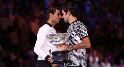 Nadal e Federer depois da final do Aberto da Austrália.