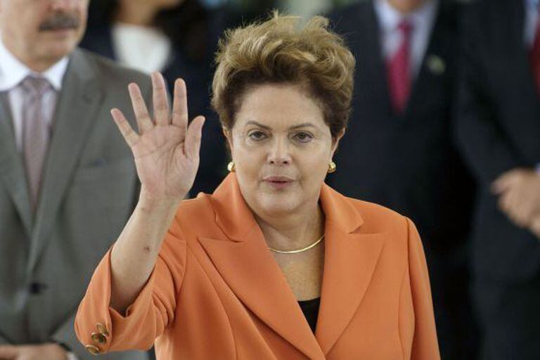 Dilma após discurso nesta sexta em Brasília.