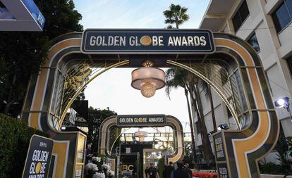 O tapete vermelho do Globo de Ouro no hotel Beverly Hilton, neste sábado.