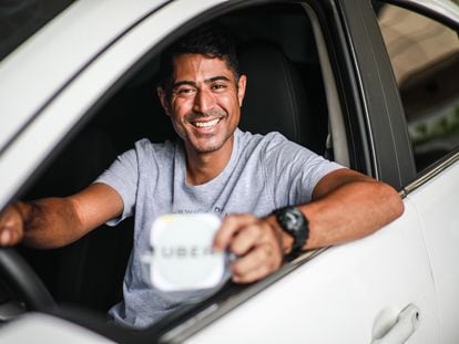 John Erick da Silva, de 34 anos, financiou o carro em 60 meses para trabalhar como motorista do Uber.