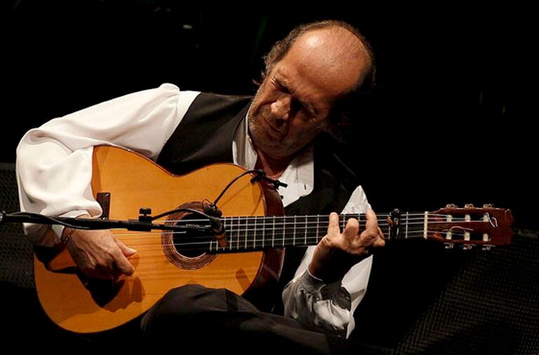 Paco de Lucía em um concerto no Teatro Real de Madrid em 2010.