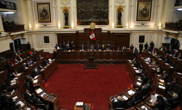 A sessão em que foi iniciado do trâmite do impeachment no Congresso peruano.
