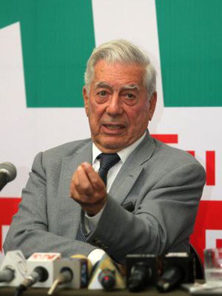 Vargas Llosa, nesta quinta-feira em Santa Cruz, Bolívia.
