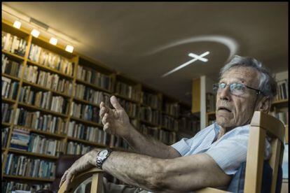 Amos Oz, durante a entrevista em sua casa em Tel Aviv.