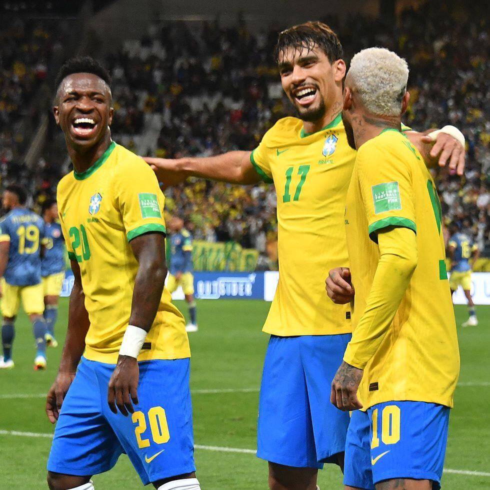 Seleção brasileira chega ao Catar para disputa da Copa do Mundo