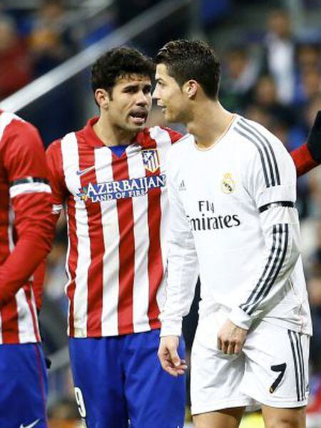 Diego Costa e Cristiano Ronaldo discutem durante o partido