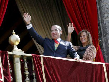 Felipe Calderón junto da sua esposa, Margarita Zavala, em 2012.