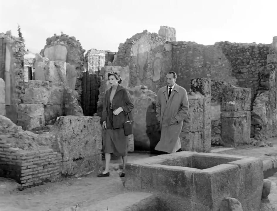 Ingrid Bergman e George Sanders em Pompeia em uma cena de ‘Viagem à Itália’ 