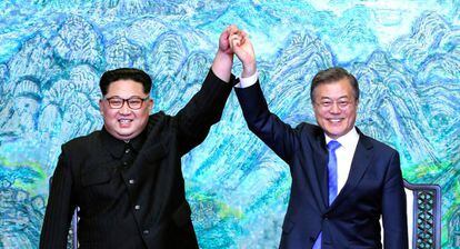 Kim Jong-un e Moon Jae-in em Panmunjom na sexta-feira