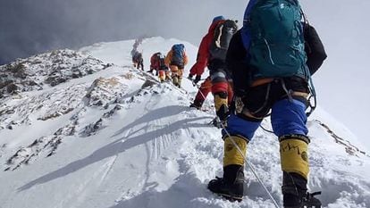 Ascensão ao topo do Everest, em 2018.