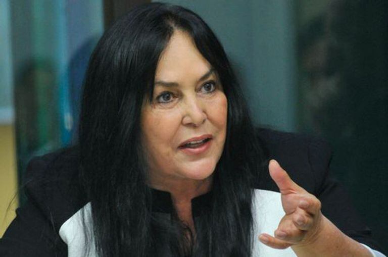 Rose de Freitas em audiência da comissão de orçamento.