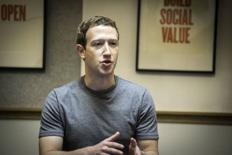 Mark Zuckerberg em uma sala na sede do Facebook em Menlo Park.