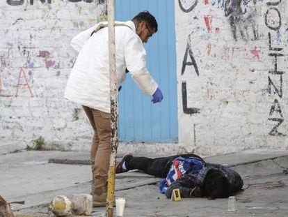 Um homem assassinado na Cidade do México.