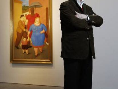 Fernando Botero com sua obra ‘The Street’ na galeria Marlborough, em Madri.
