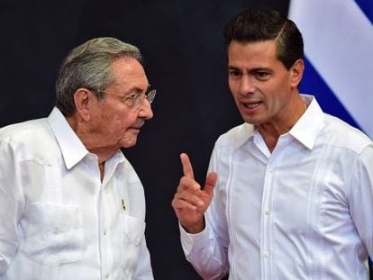 Peña Nieto recebe Raúl Castro em Mérida.