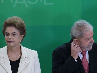 Dilma e Lula durante a posse do ex-presidente como Ministro da Casa Civil.