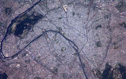 Panorâmica de Paris realizada pelo astronauta Alexander Gerst.