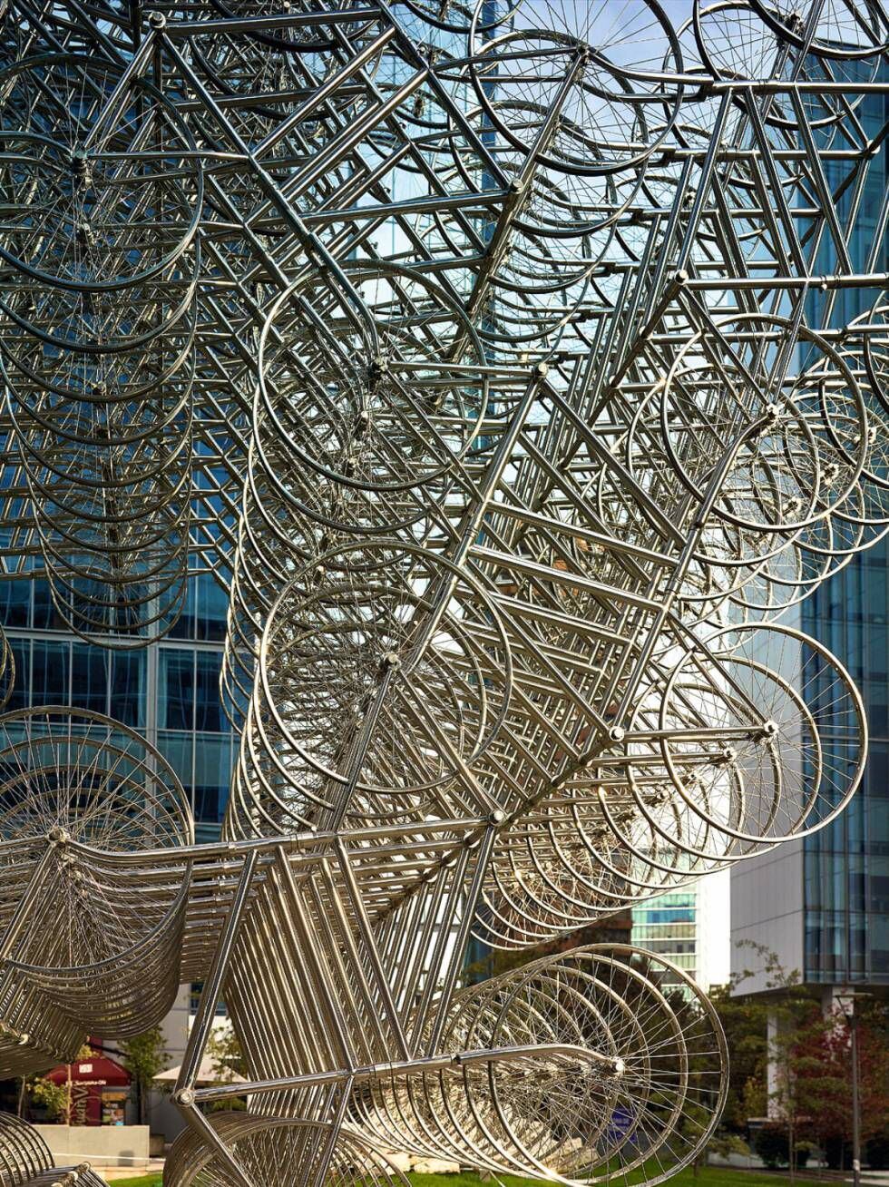 ‘Forever’ (2014), instalação formada por 1.254 bicicletas, em frente à Fundación CorpArtes de Santiago do Chile. Faz parte de Inoculación, uma exposição da obra de Ai Weiwei que vai até 9 de setembro.