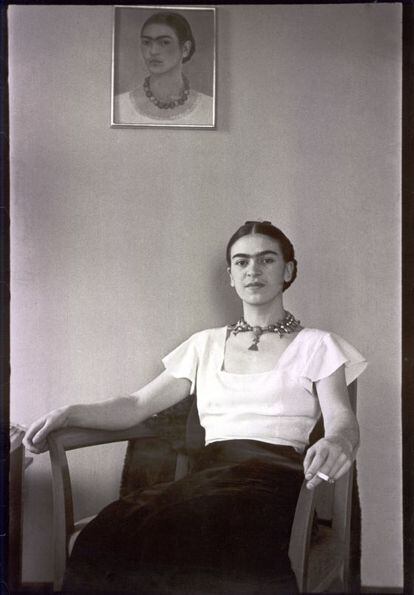 Frida Kahlo no hotel Barbizon Plaza, de Nova York, em 1931.