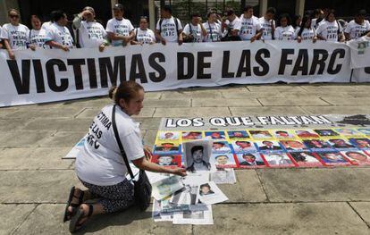 Protesto durante o Fórum Nacional sobre as vítimas.