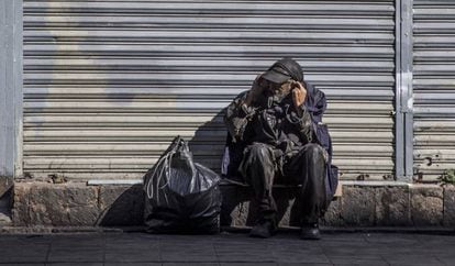 Um mendigo, no centro da Cidade do México.