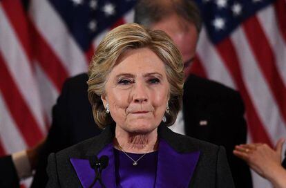 Hillary Clinton faz um discurso depois de sua derrota nas eleições presidenciais dos EUA.