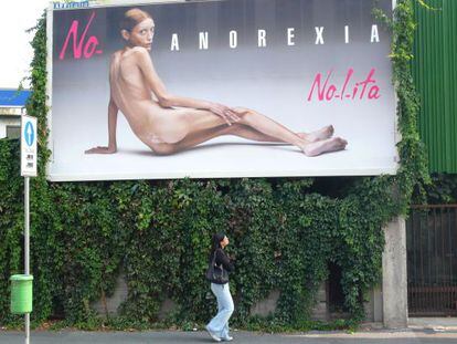 Isabelle Caro, modelo anoréxica em foto de Oliverio Toscani.