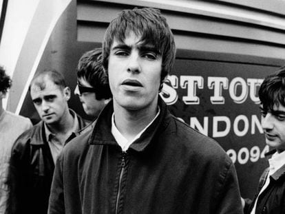 Em primeiro plano, Liam Gallagher com os outros integrantes do Oasis, em 1994.