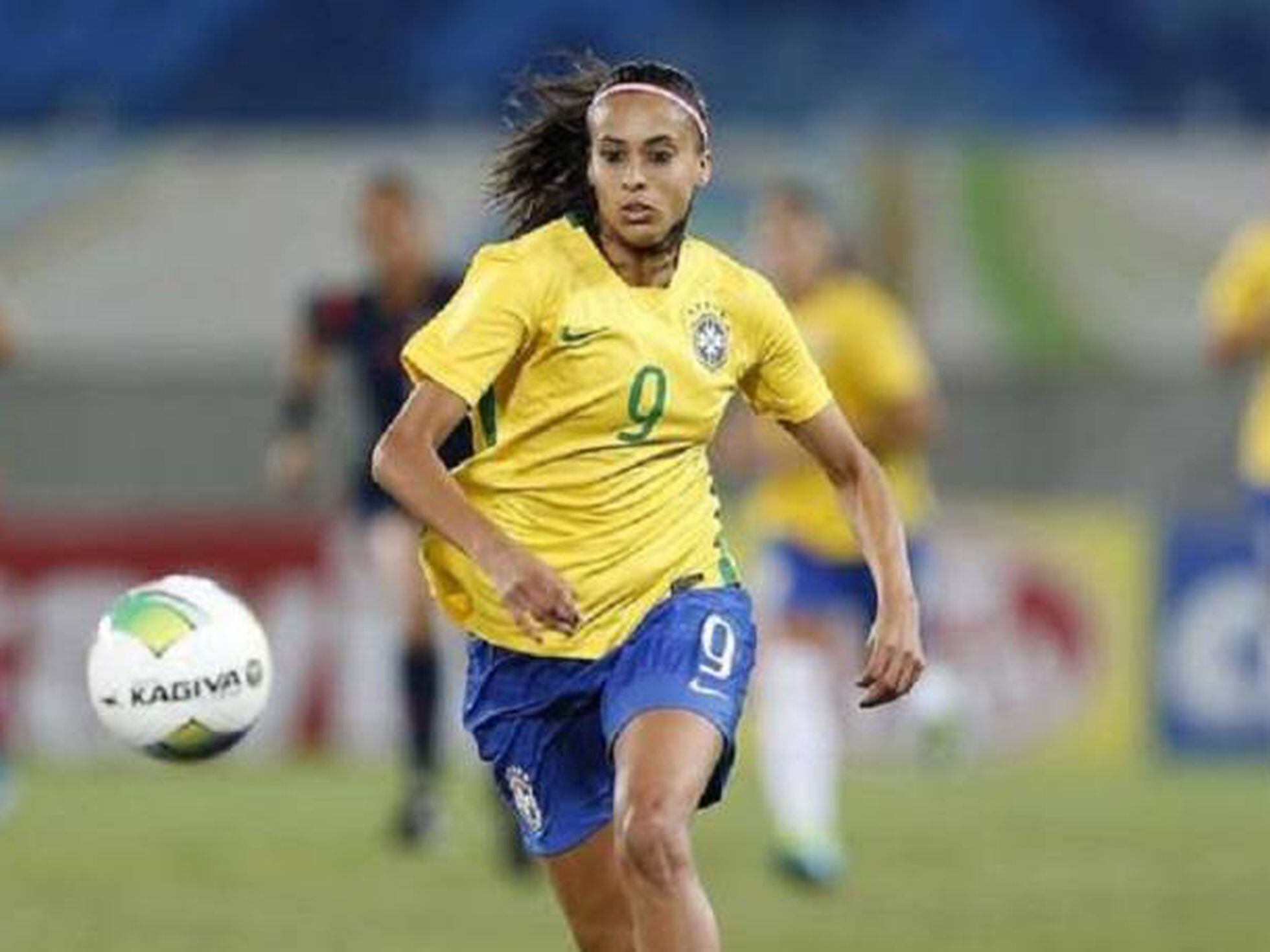 OO Andressa Alves recebe homenagem pelos 100 jogos com a Seleção