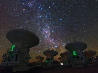 A Via Láctea vista do telescópio ALMA, no Chile.