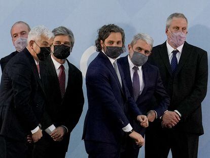 Os novos ministros do Gabinete de Alberto Fernández durante sua posse na Casa Rosada, nesta segunda-feira.
