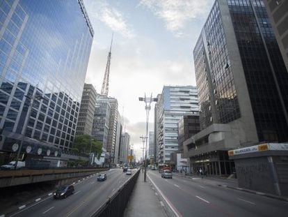 Avenida Paulista, o símbolo de São Paulo, vazia.
