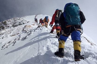 Ascensão ao topo do Everest, em 2018.