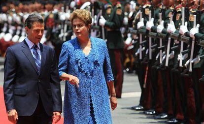 Peña Nieto com a presidenta brasileira na Cidade do México.