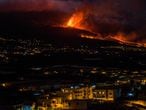DVD 1071 (20-09-21) La erupción volcánica en la Cumbre Vieja, en La Palma, vista desde Los Llanos. Foto Samuel Sánchez