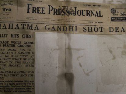 Jornal de 30 de janeiro de 1948 com notícia sobre assassinato de Gandhi.