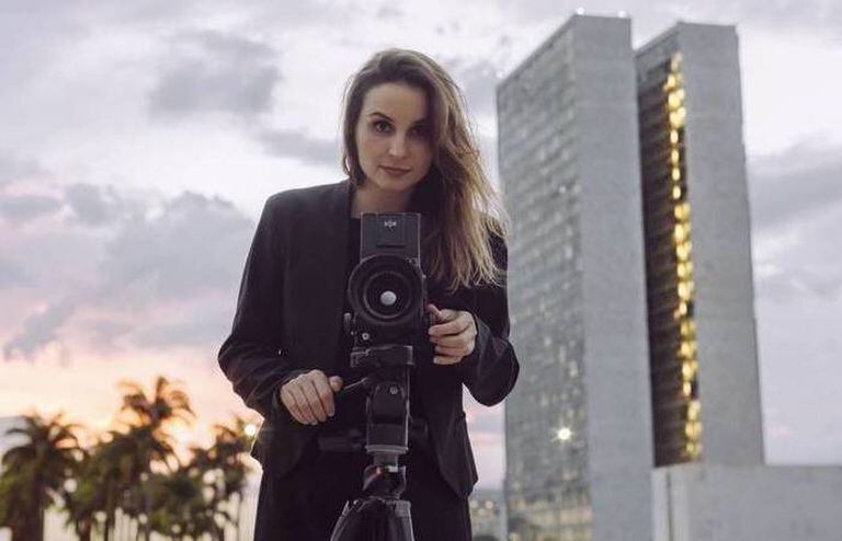 A diretora Petra Costa.