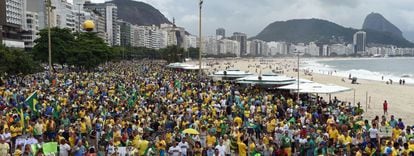 Manifestação anti-Dilma em Copacabana.