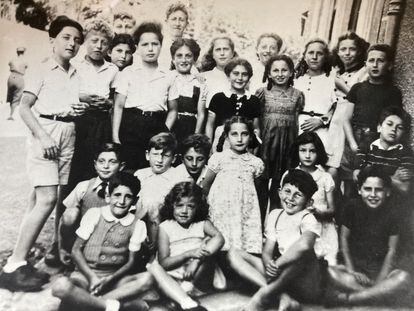 Crianças em Chambon-sur-Lignon por volta de 1943. Coleção privada.