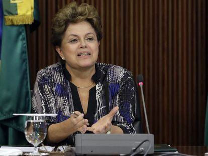 Dilma em reunião com aliados do Congresso, na segunda-feira.