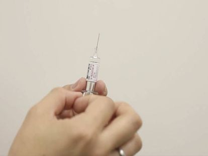 Uma vacina da Sanofi Pasteur, a farmacêutica investigada na França.
