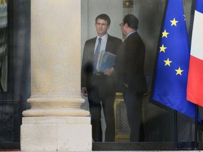 Manuel Valls e François Hollande, nesta segunda.