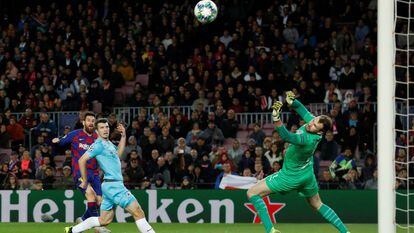 Kolar fez grande defesa em chute de Messi.