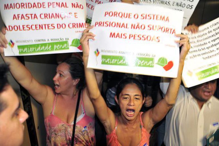 Protesto contra a PEC que reduz a maioridade penal em Brasília.