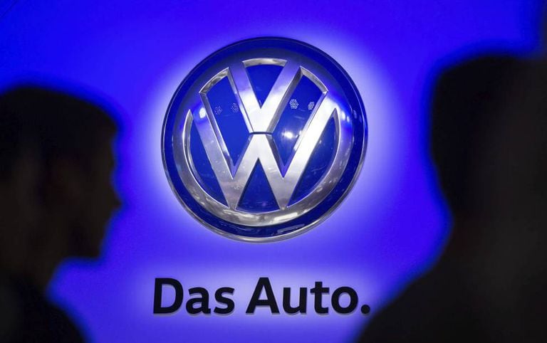 Logotipo da Volkswagen e seu slogan na Feira do Automóvel de Frankfurt.