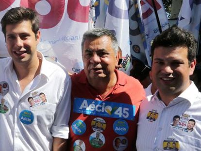 Rafael, Jorge e Leonardo Picciani em campanha por A&eacute;cio no Rio.